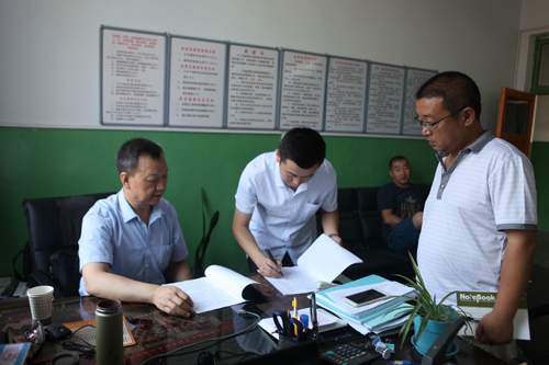 省国土厅地勘处到一八五公司检查资质工作 省国土厅地勘处到一八五公司检查资质工作